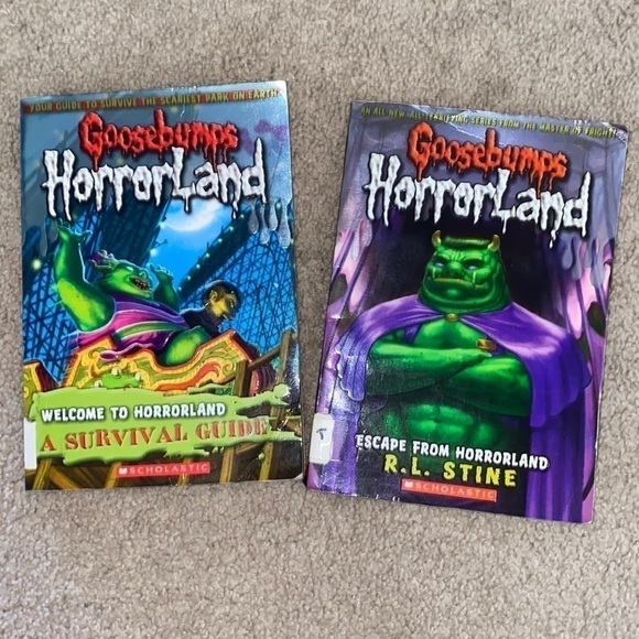 GOOSEBUMPS Horror Land Book Bundle - Picture 1 of 2